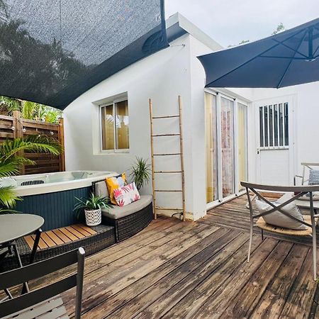 Le Plumeria - T1 Avec Un Spa Privatif Saint-Denis Exteriör bild